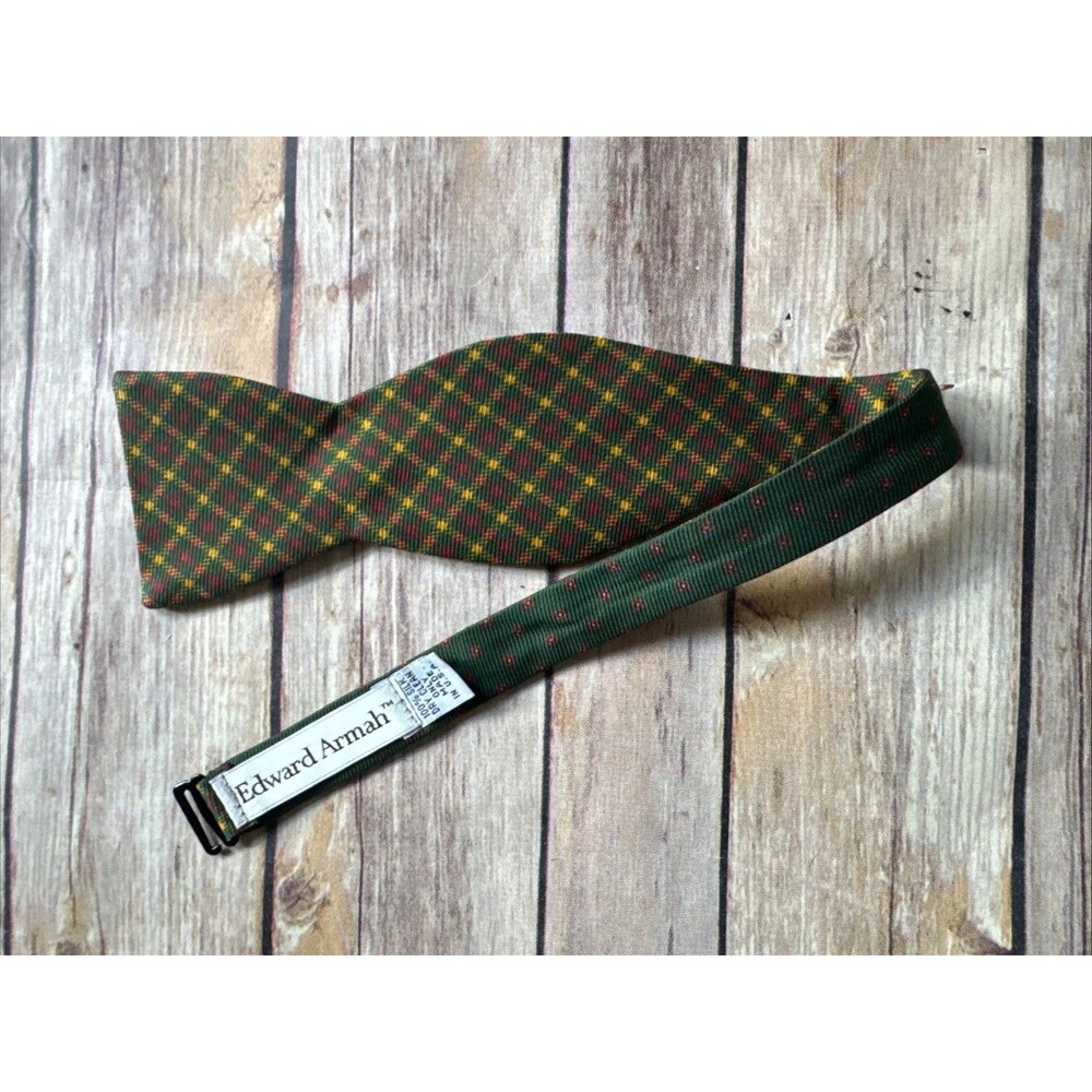 Edward Armah 100% Silk Bow Tie Reversible Green Red Youth